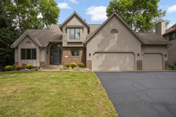 1381 Interlachen Drive, Eagan, MN 55123