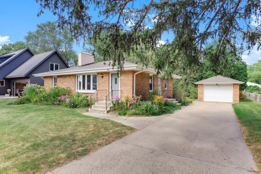 785 Grandview Avenue W, Roseville, MN 55113 - #2