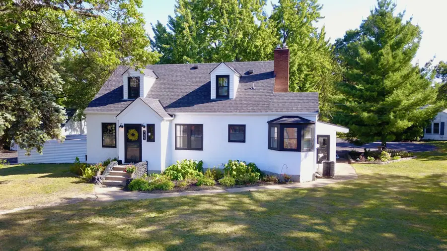 739 10th Street Nw, New Brighton, MN 55112 - #2