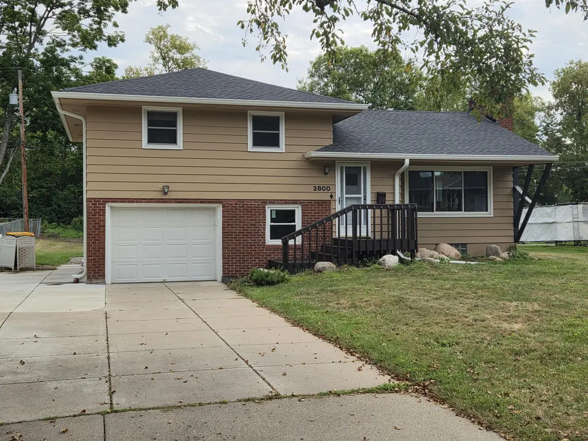 2800 Quebec Avenue N, New Hope, MN 55427 - #1