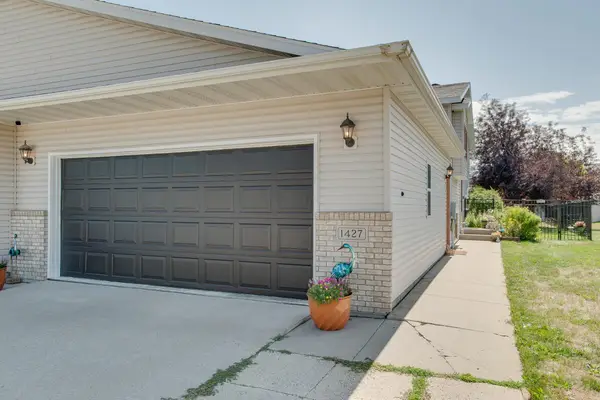 1427 Suntree Drive, West Fargo, ND 58078