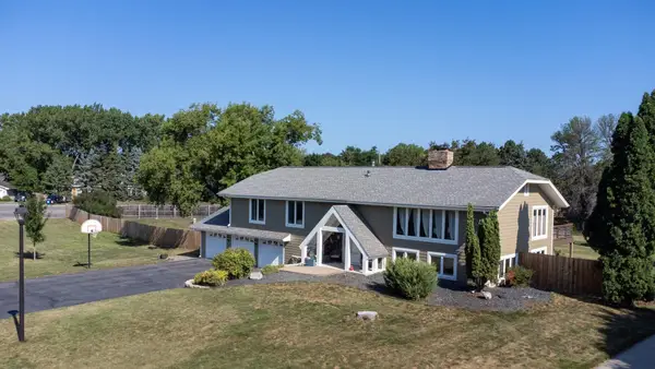 17200 32nd Avenue N, Plymouth, MN 55447