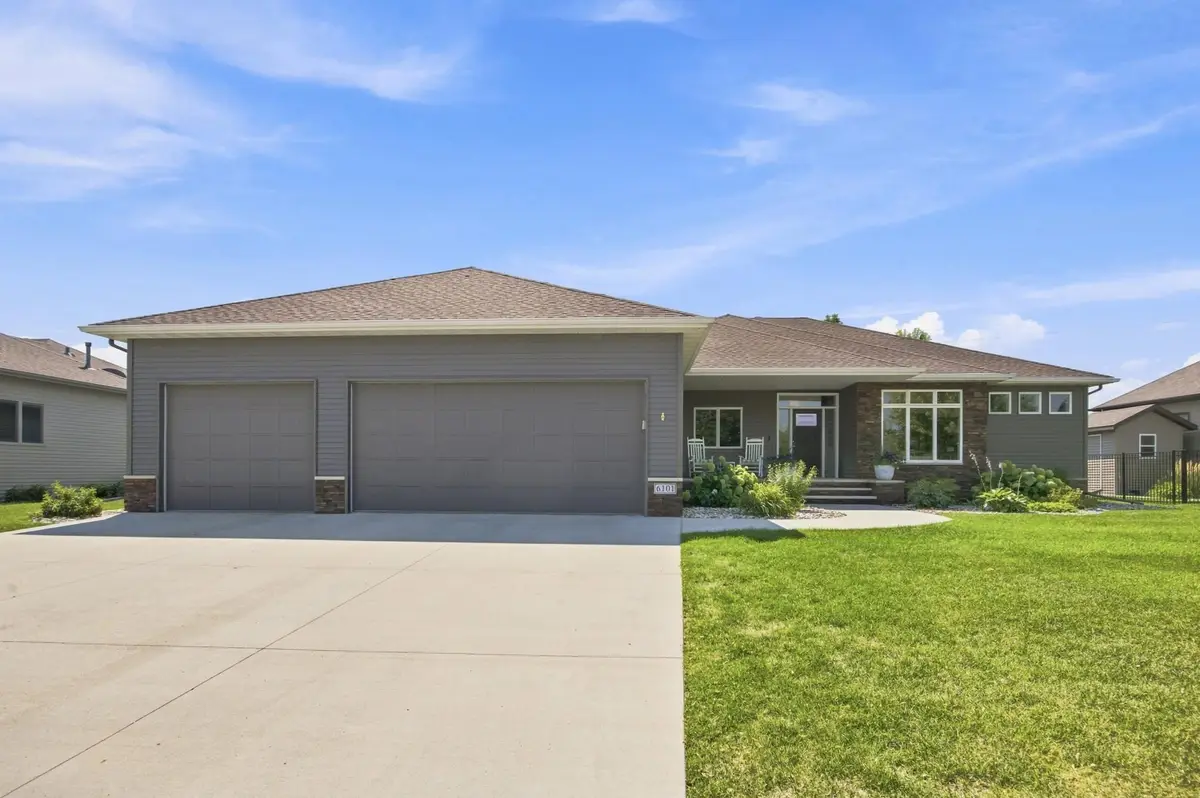 6101 Silverleaf Drive S, Fargo, ND 58104 - #1