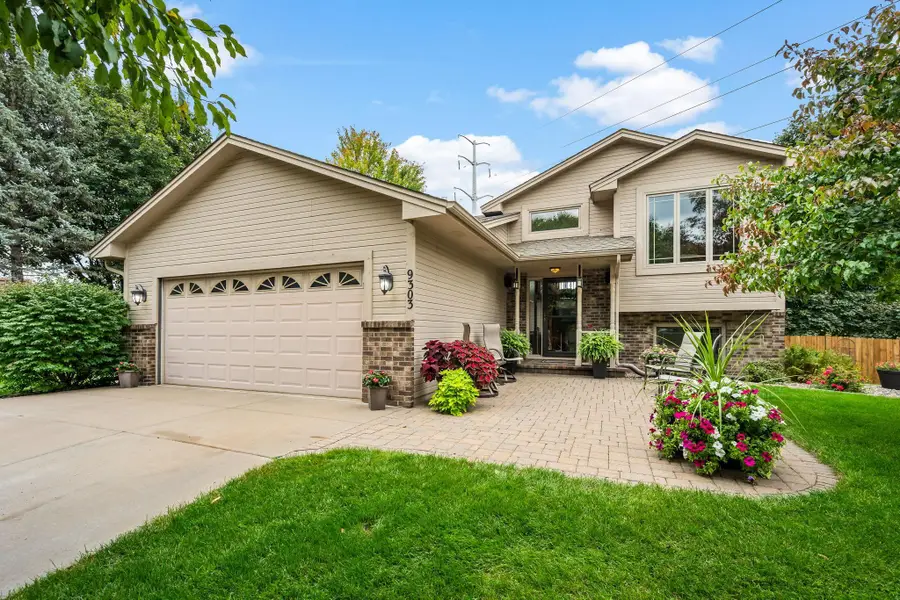 9303 Washburn Avenue N, Brooklyn Park, MN 55444 - #2