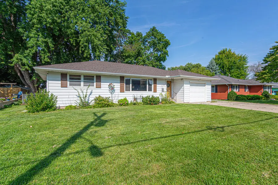 1334 Lincoln Avenue, Owatonna, MN 55060 - #3