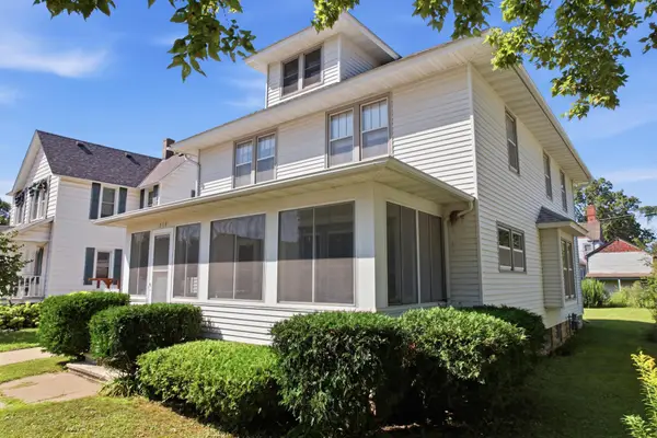 564 W Wabasha Street, Winona, MN 55987