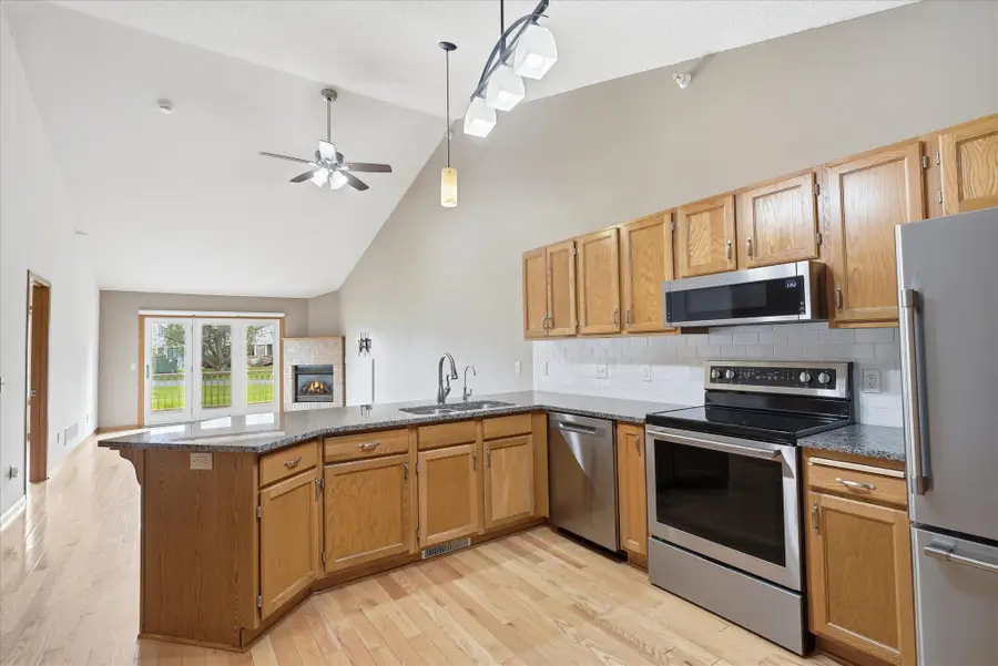 10605 44th Avenue N #E, Plymouth, MN 55442 - #2