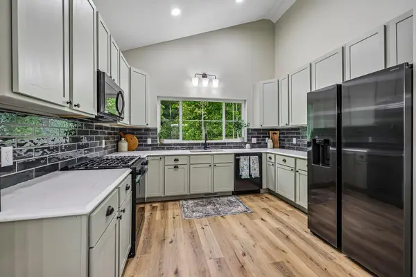 8631 241st Avenue Ne, Stacy, MN 55079