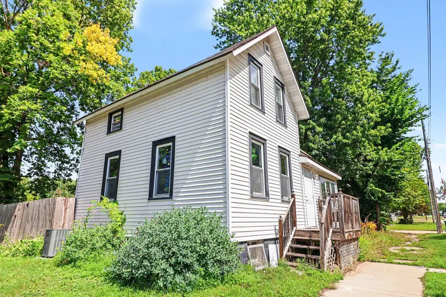 401 Oak Avenue Se, Montgomery, MN 56069 - #3