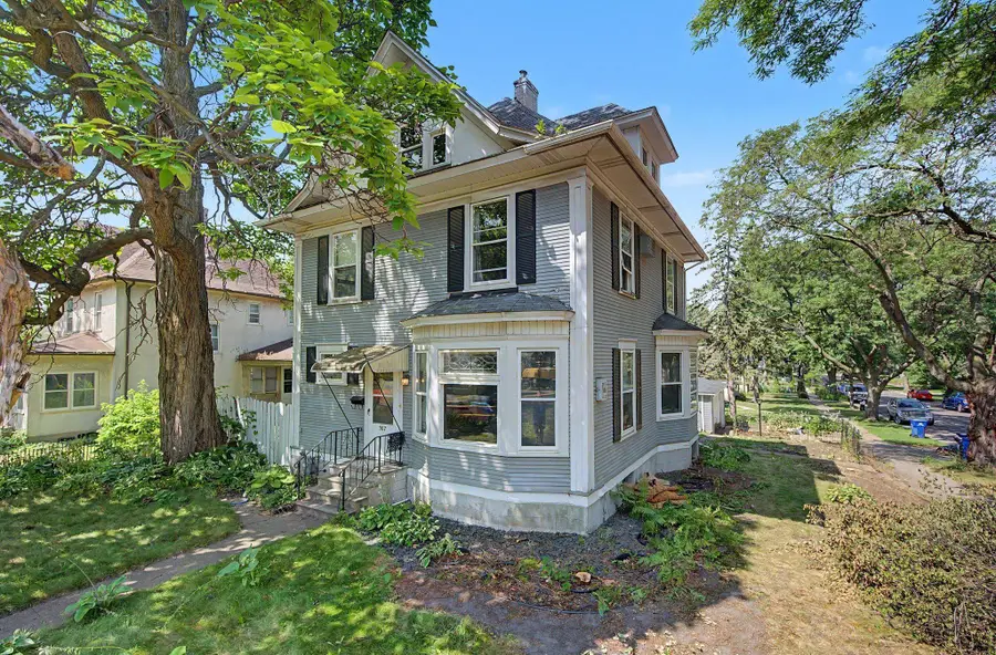 987 Earl Street, Saint Paul, MN 55106 - #2