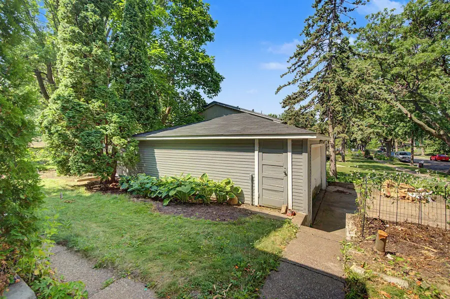 987 Earl Street, Saint Paul, MN 55106 - #3