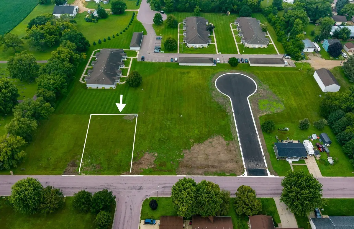 135 Flanders Avenue Se, Madelia, MN 56062 - #1