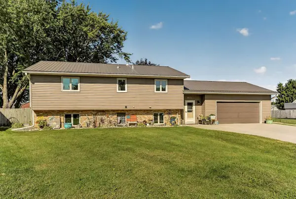 813 3rd Avenue Se, Stewartville, MN 55976
