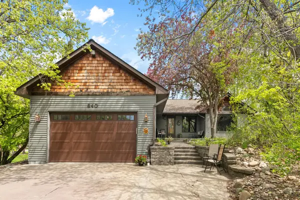 840 Hallam Avenue N, Mahtomedi, MN 55115