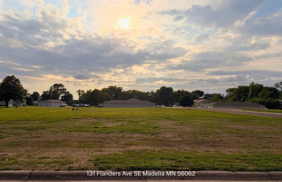 131 Flanders Avenue Se, Madelia, MN 56062 - #3