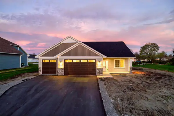 216 10th Avenue Ne, Hutchinson, MN 55350