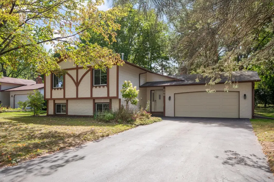 686 Maple Pond Court, Shoreview, MN 55126 - #2