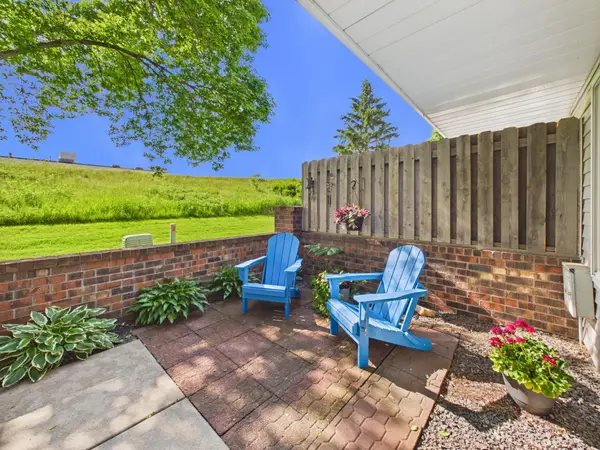 7598 13th Street N, Oakdale, MN 55128