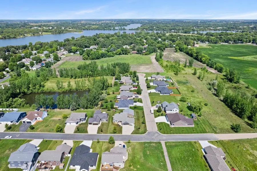 820 Willow Drive, Hutchinson, MN 55350 - #3