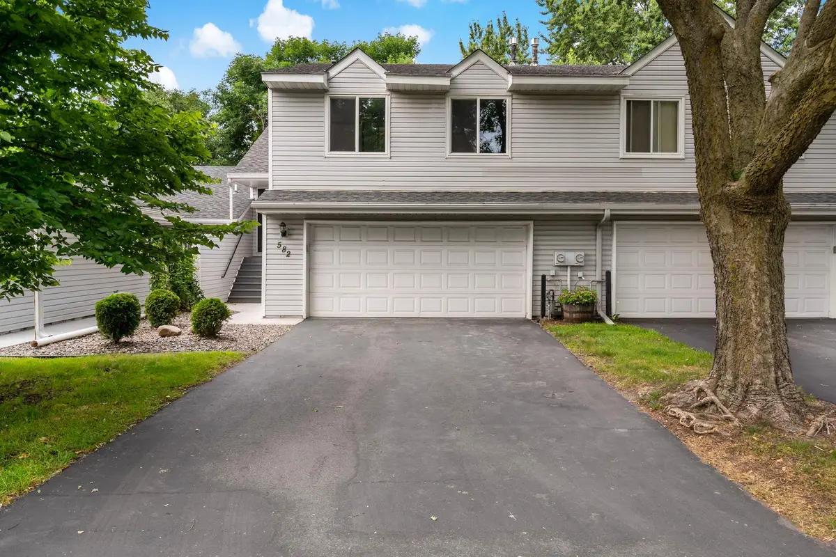 582 Clover Leaf Parkway Ne, Blaine, MN 55434 - #1