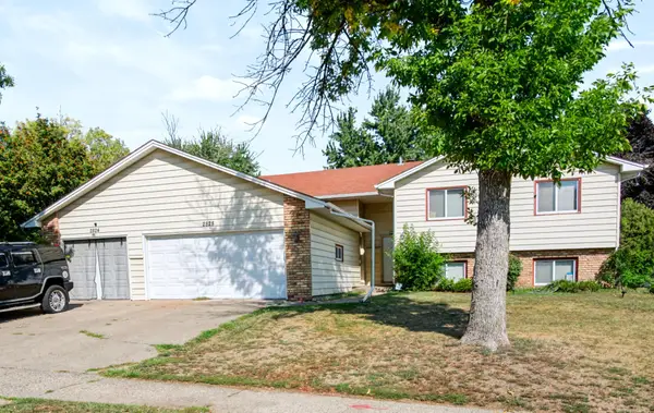 2824 79th Avenue N, Brooklyn Park, MN 55444