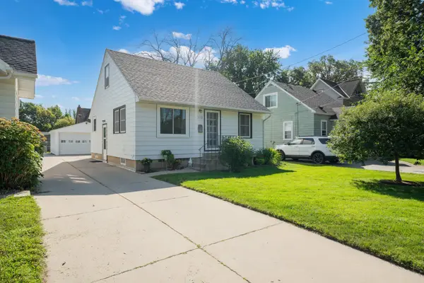 210 11th Avenue Ne, Rochester, MN 55906