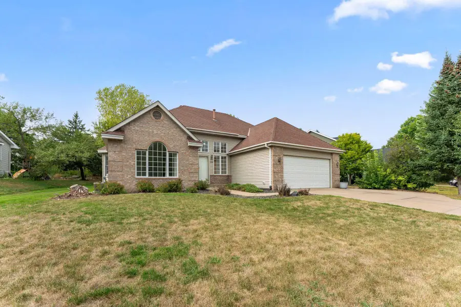 2320 Parkview Lane, Woodbury, MN 55125 - #2