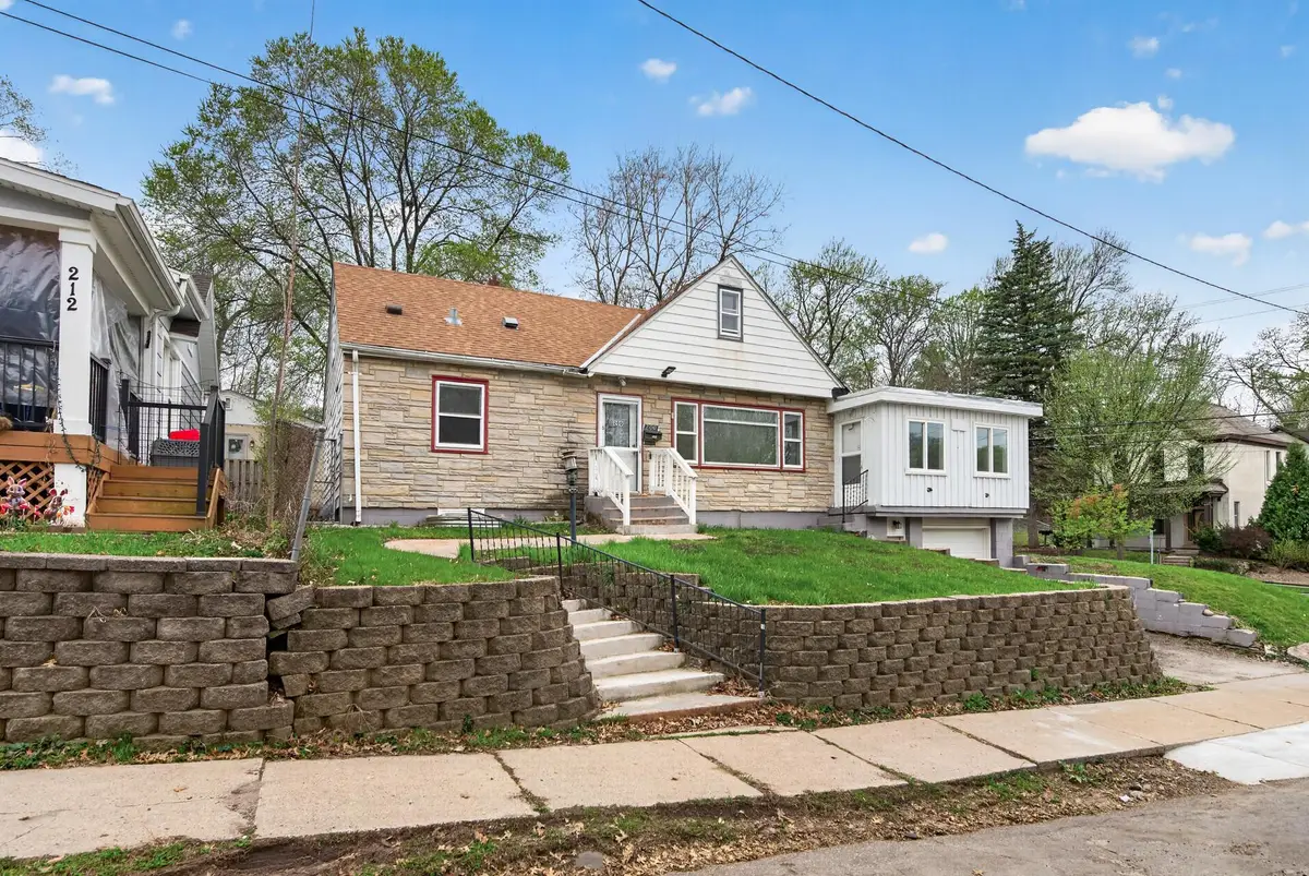 200 Belvidere Street E, Saint Paul, MN 55107 - #1