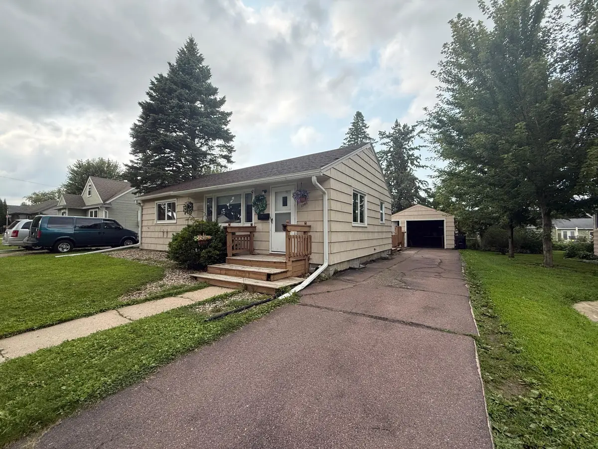 1704 3rd Avenue Nw, Austin, MN 55912 - #1