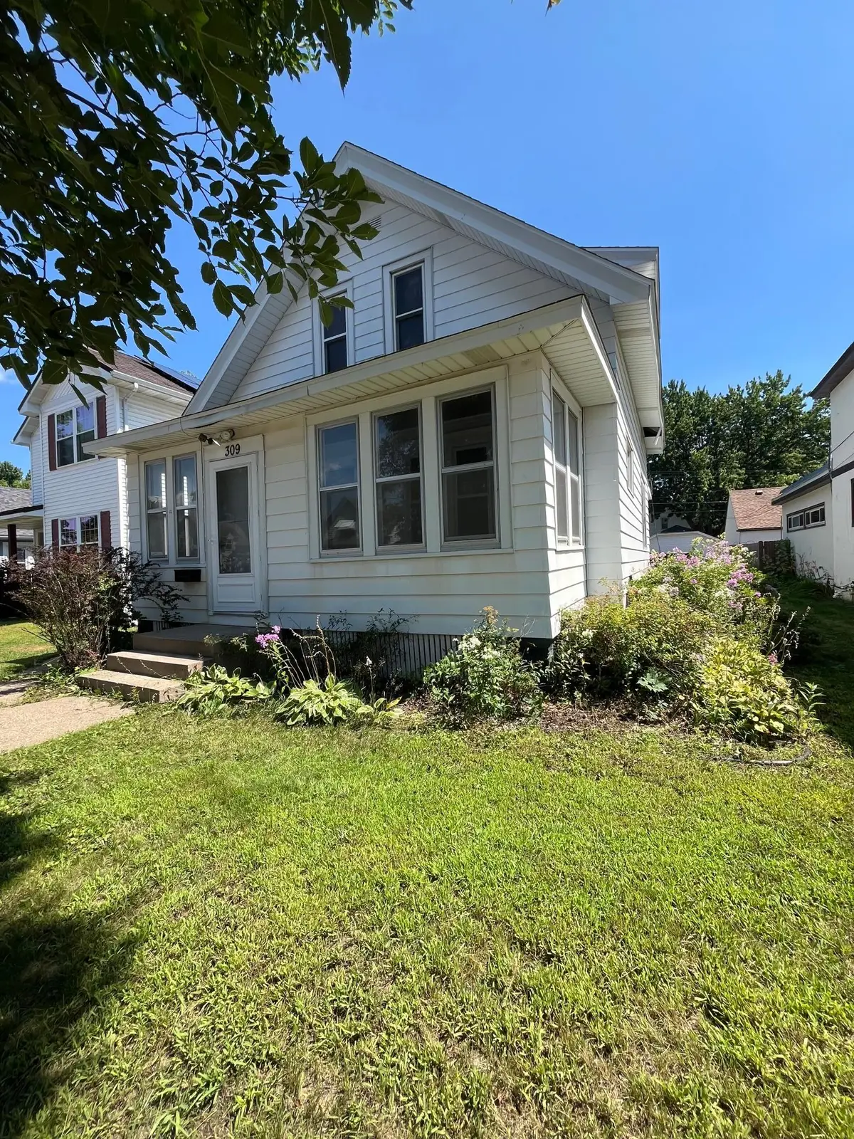 309 4th Avenue S, South Saint Paul, MN 55075 - #1