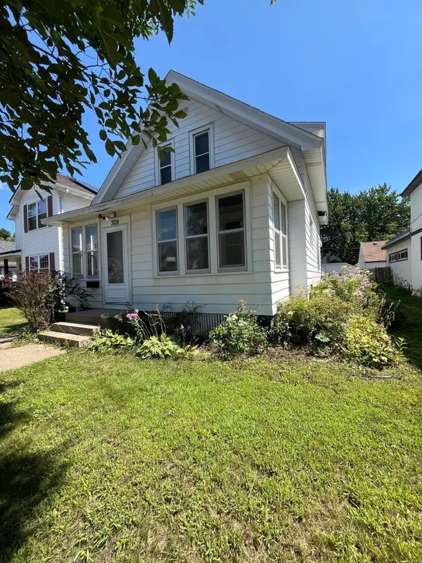 309 4th Avenue S, South Saint Paul, MN 55075