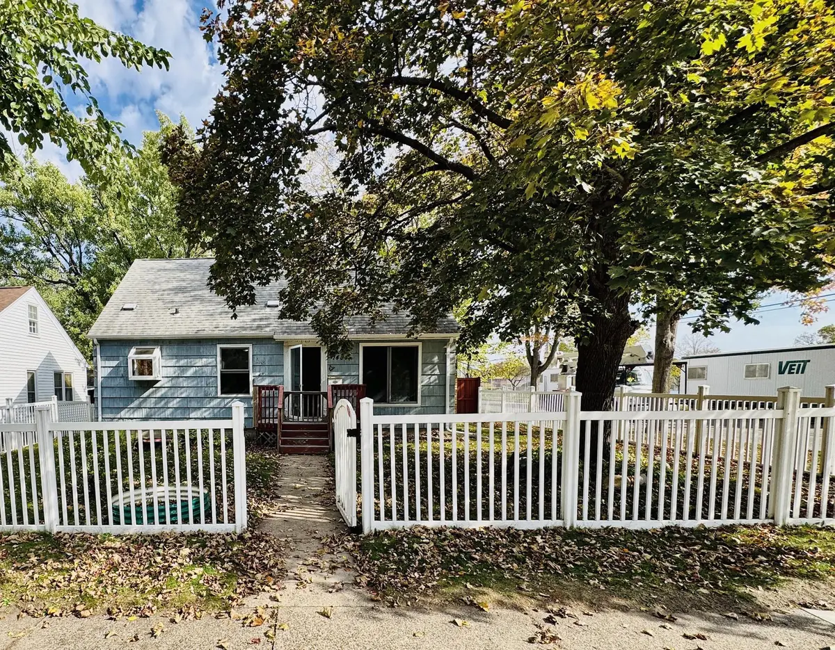 1444 Saint Albans Street N, Saint Paul, MN 55117 - #1