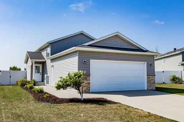 613 5th Street E, Horace, ND 58047