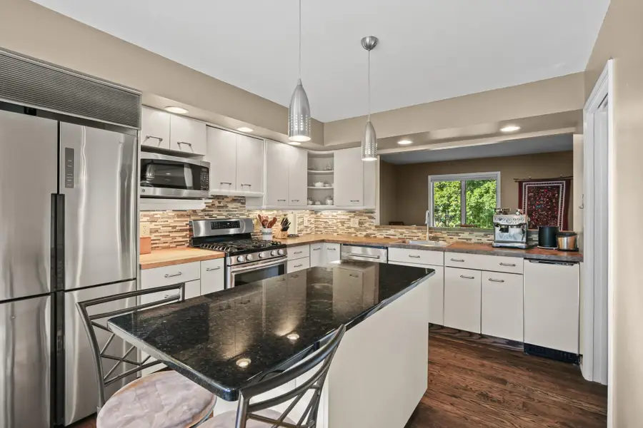 142 Wildwood Bay Drive, Mahtomedi, MN 55115 - #2
