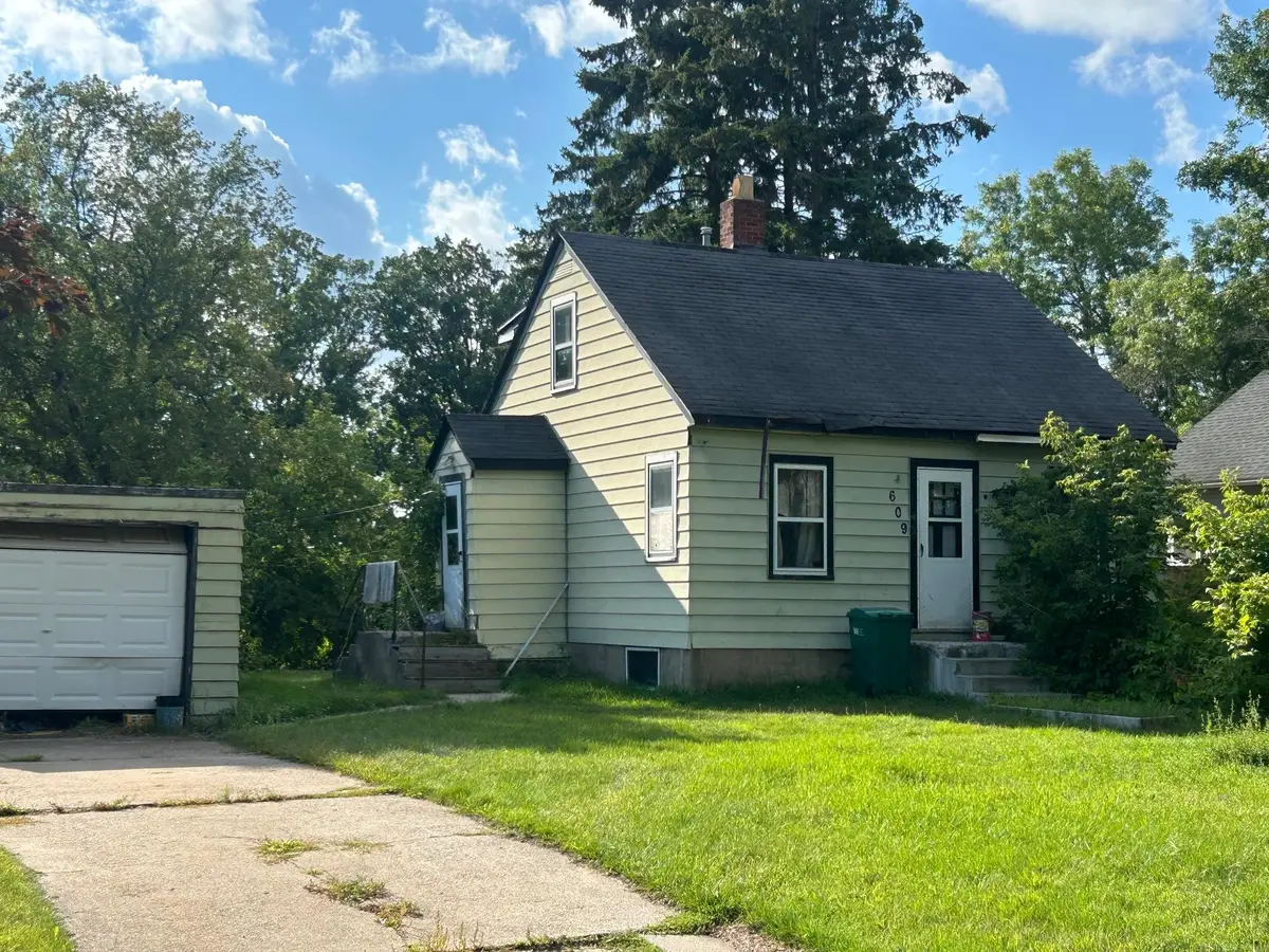 609 NW 9th Avenue, Grand Rapids, MN 55744 - #1