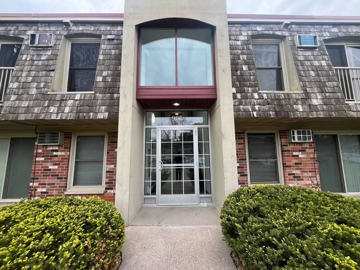 907 11th Avenue S #7, Hopkins, MN 55343 - #1
