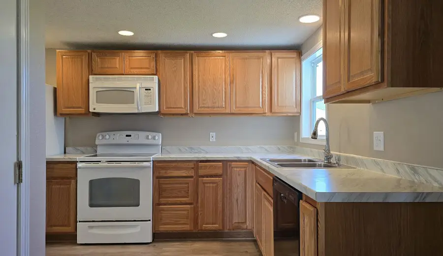 707 Irvine Avenue Nw, Bemidji, MN 56601 - #3