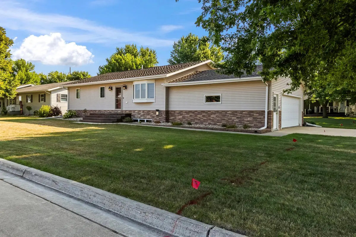 201 12th Avenue Nw, Pipestone, MN 56164 - #1