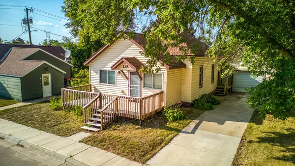 118 E Colfax Street, Parkers Prairie, MN 56361