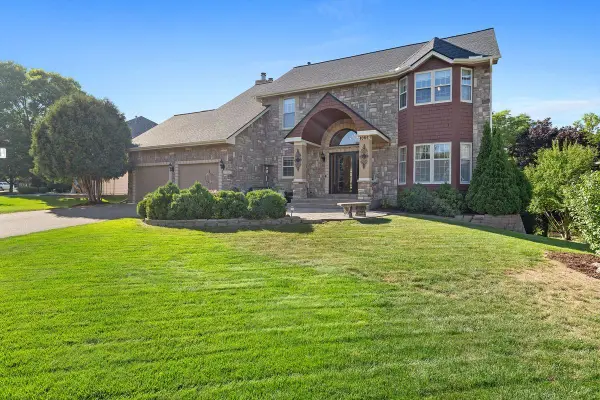 4086 Deerwood Trail, Eagan, MN 55122