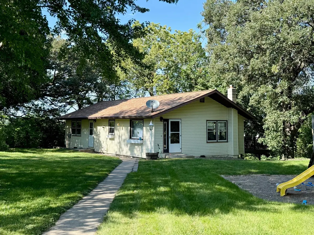 521 Oak Lane, Redwood Falls, MN 56283 - #1