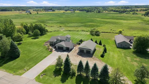8290 185th Avenue Nw, Nowthen, MN 55303