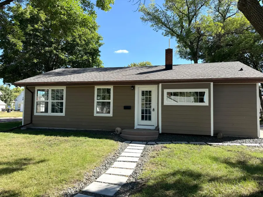 131 N Drury Street, Redwood Falls, MN 56283 - #3