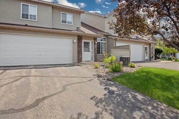 2462 Oakridge Circle, Hudson, WI 54016