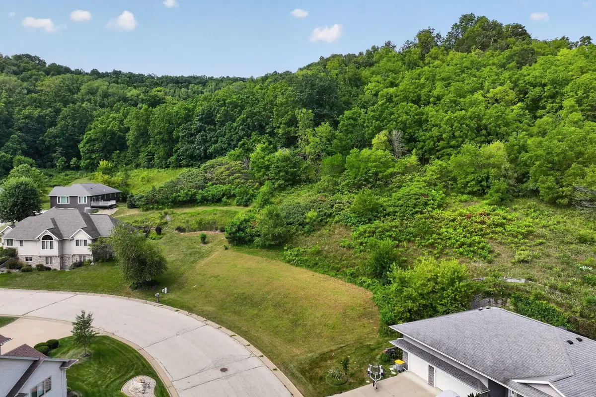 612 13th Street N, La Crescent, MN 55947 - #1