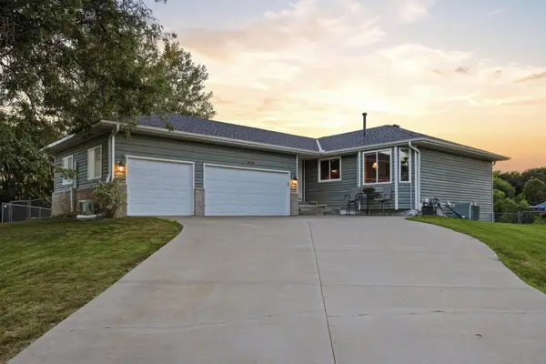 1475 Oak Ridge Circle, Monticello, MN 55362