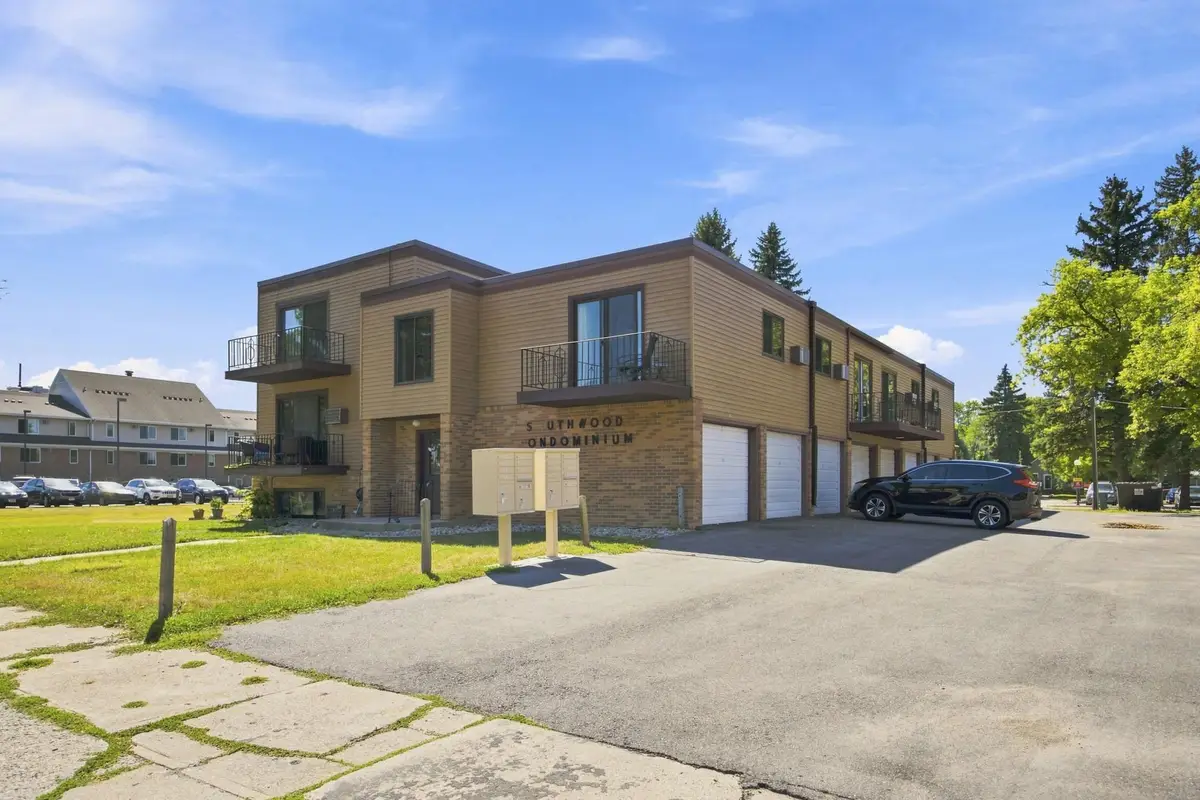 1225 7th Street S #7, Moorhead, MN 56560 - #1