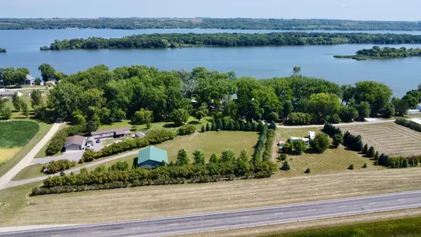 48479 Baileys Bay Road, Big Stone City, SD 57216