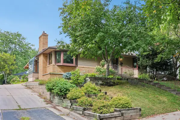 612 Russell Avenue S, Minneapolis, MN 55405