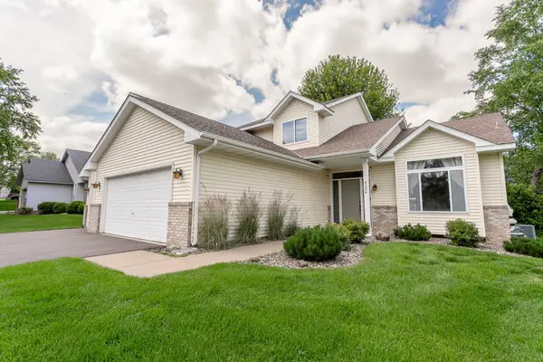 8284 Ashford Road, Woodbury, MN 55125